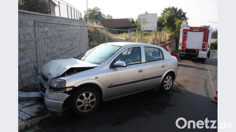 An dem Opel entstand laut Polizei Totalschaden. Bild: wro