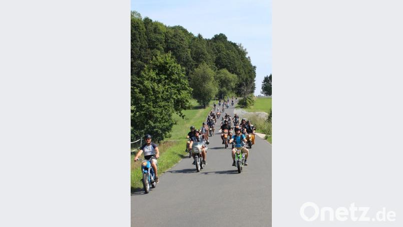 Die Ausfahrt führte über Reuth, Premenreuth, Letten und zurück zum Festplatz. Bild: att