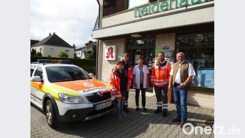 Grund zur Freude haben Sandra Graf, Alexandra und Markus Kummer (von links) über 1000 Euro Spende von Evelyn Badewitz für die HvO-Gruppe. Das Team der freiwilligen Helfer ist mittlerweile auf 29 gewachsen. Bild: bk