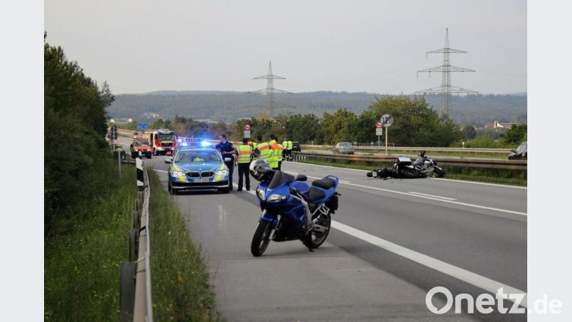 Ein Motorradfahrer ist auf der A 93 bei Regenstauf tödlich verunglückt. Bild: Alexander Auer