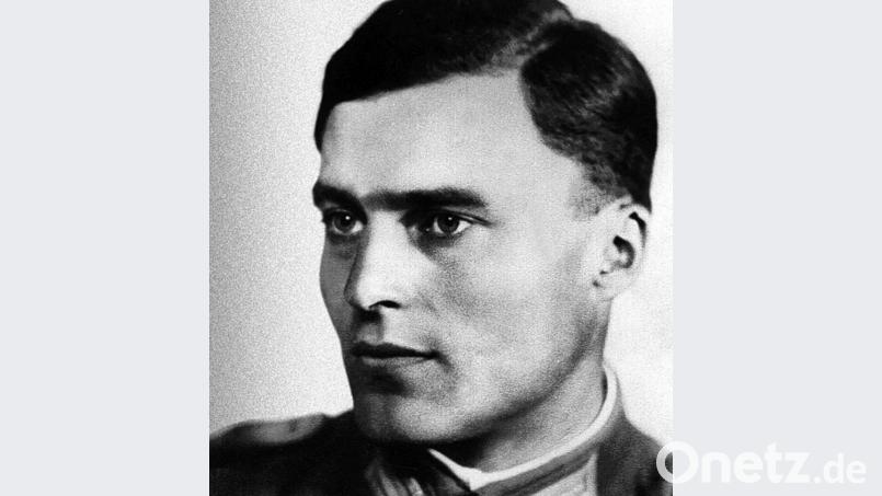 Claus Schenk Graf von Stauffenberg (1907-1944) war ein deutscher Offizier der Wehrmacht. Er begrüßte zwar die Ernennung von Adolf Hitler 1933 zum Reichskanzler, wurde jedoch während des Zweiten Weltkriegs eine der bekanntesten Persönlichkeiten des militärischen Widerstandes gegen den Nationalsozialismus. Sein Stammbaum wurzelt in Schwarzenfeld. Bild: exb