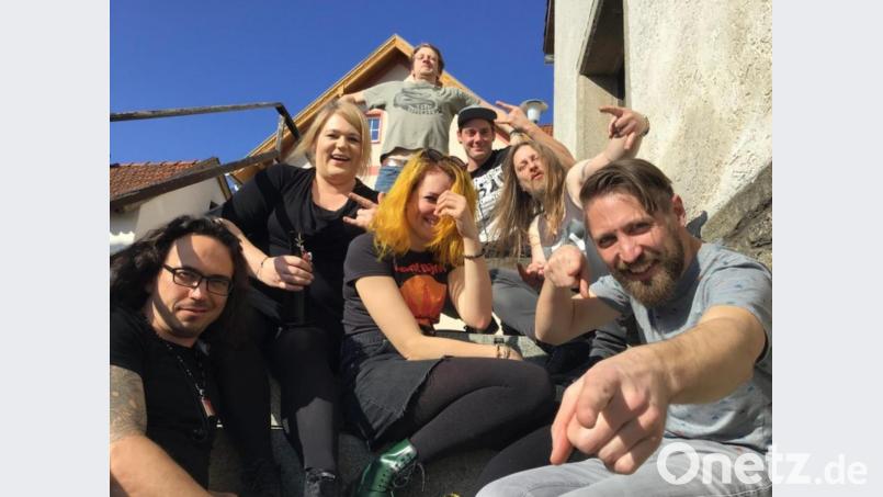 Die „Alex Mukke Band“ veröffentlichte erst kürzlich ihr Debütalbum „Kumma zam“. Bild: exb