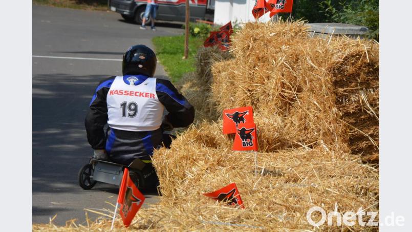 So mancher Fahrer landete in den Strohballen. Bild: jr