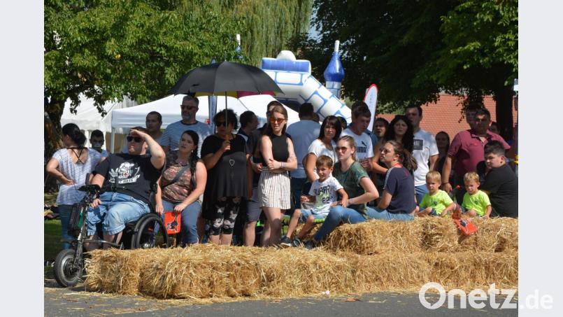 Viele Zuschauer hatten sich am Streckenrand postiert. Bild: jr