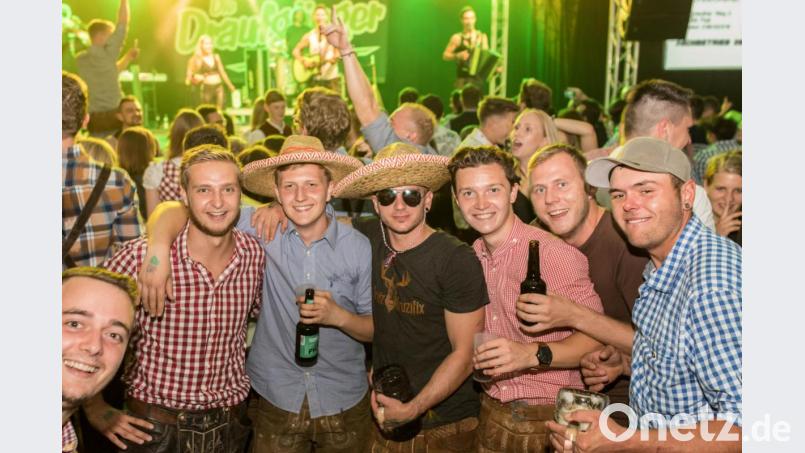 Ein furioses Kirwafinale beendet die Partytage in Floß. Bild: dtr