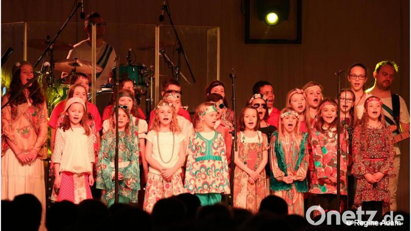 Für die Show „ABBA – The Tribute Concert“ wird noch ein Kinderchor zur Unterstützung gesucht. Bild: Regine Adam/exb