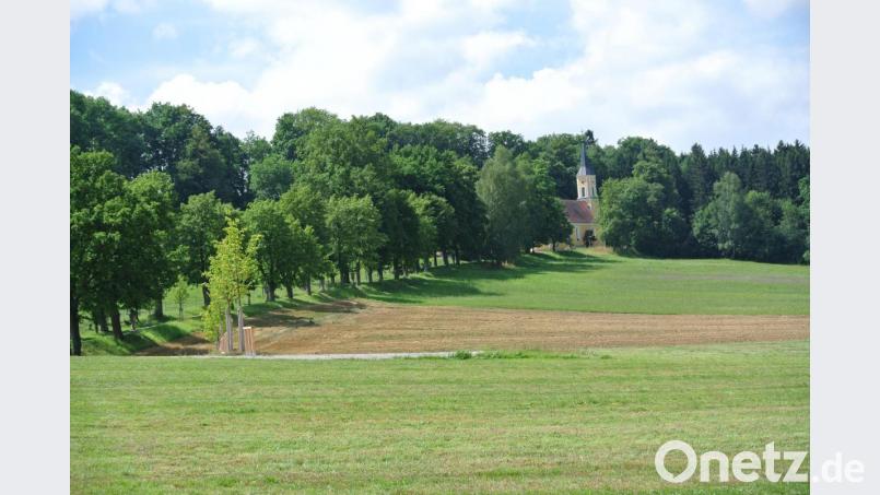 Noch ist es ruhig um die kleine, idyllisch am Waldrand gelegene Wallfahrtskirche auf dem Mausberg. Das wird sich ab Sonntag ändern, wenn während der Festwoche tausende Wallfahrer erwartet werden. Bild: swo