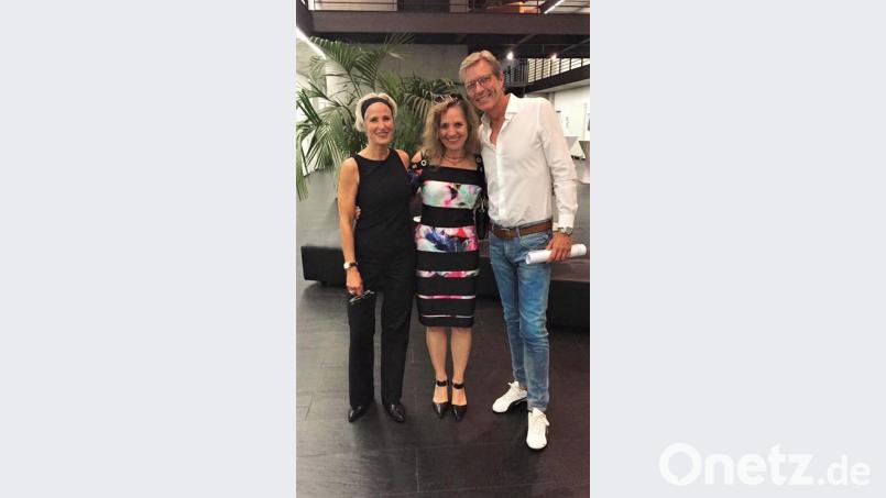 Macher Alexander Büscher hat gute Beziehungen zu den Architektinnen Sybille Rauch (links) und Iris Caren von Württemberg. Die beiden Architektinnen werden im kommenden Jahr Beiträge zum Thema Architektur liefern. Sybille Jauch wird am Samstag vor Ort sein. Bild: ld