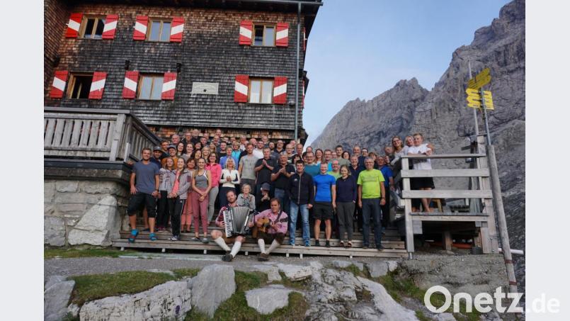 Die Teilnehmer am diesjährigen Treffen der Sektion Karlsbad des Deutschen Alpenvereins. Bild: hä
