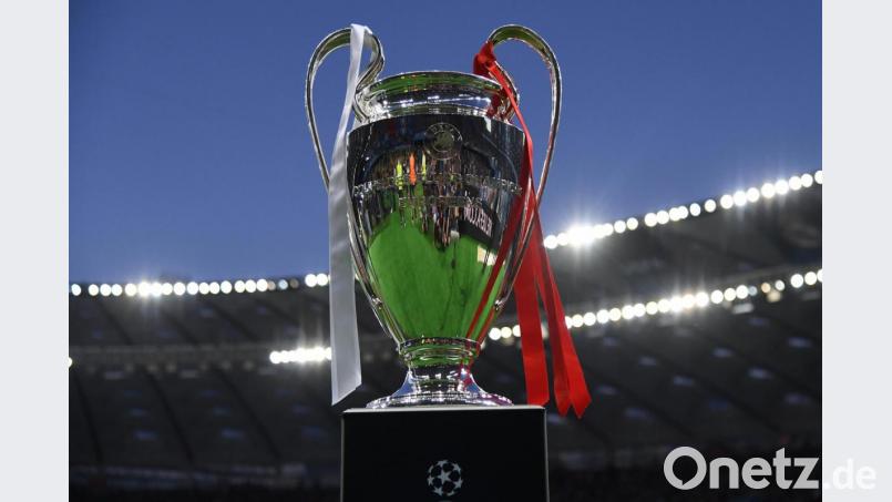 Das Objekt der Begierde: Der Champions-League-Pokal. Bild: Ina Fassbender