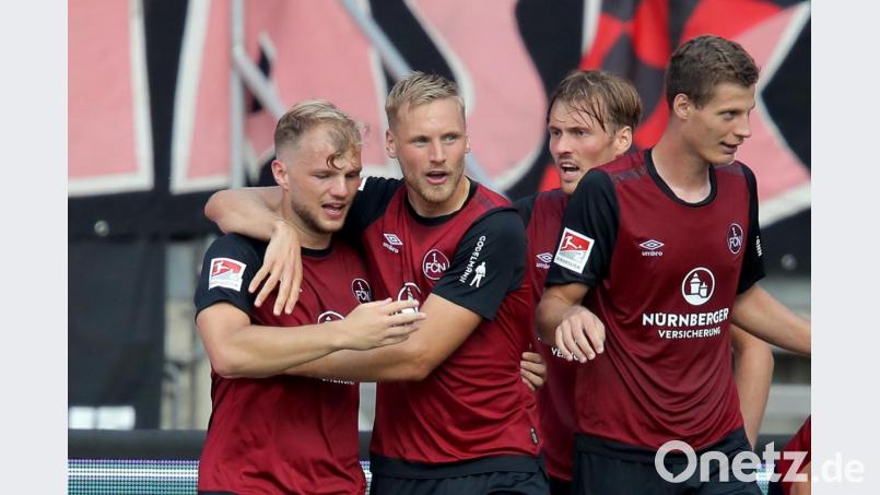 Johannes Geis (links) beehrt am Samstag die Club-Fans in Marktredwitz, Patrick Erras (rechts) darf in seine Heimat, nach Raigering. Bild: Daniel Karmann/dpa