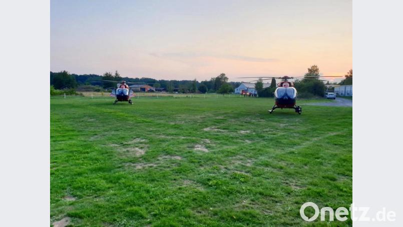 Zwei Rettungshubschrauber landen am Dienstag am Kiesi-Beach in Pressath. Bild: exb