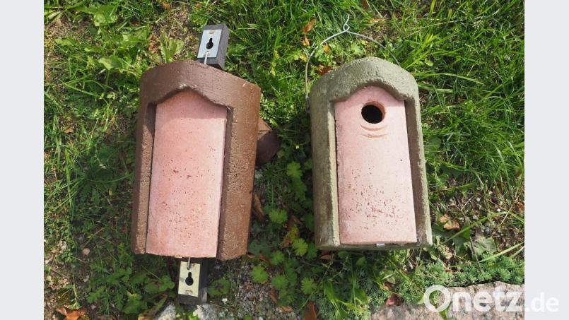 So sehen die neuen haltbareren Nistkästen für Fledermäuse oder Meisen aus. Bild: bl