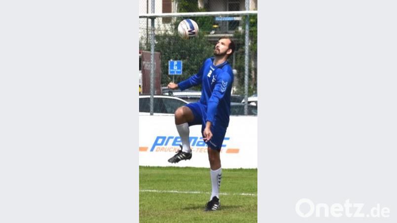 Thomas Paper vom FC Maxhütte-Haidhof spielt in der tschechischen Nationalmannschaft Faustball. Bild: exb/Fischer