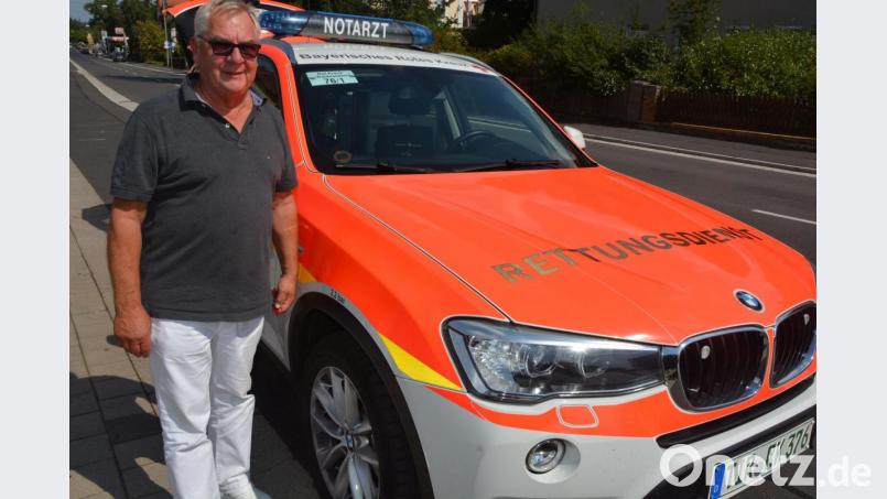 Dr. Wolfgang Fortelny ist mit dem Notarztwagen oft im Einsatz. Bild: jr