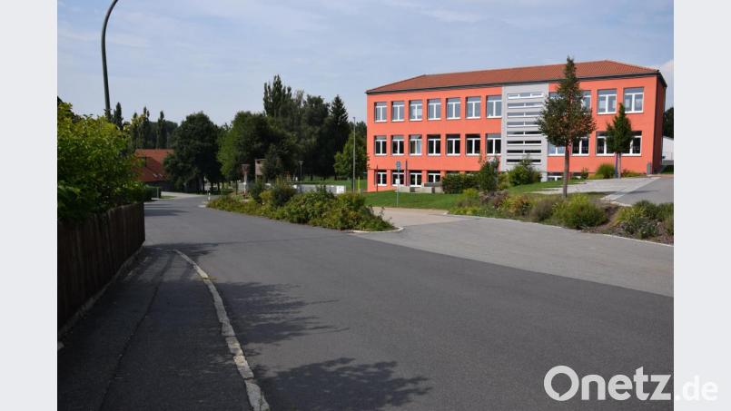 Der Bereich um die Wolfgang-Caspar-Printz-Grundschule soll noch sicherer werden. Darüber hat sich Rektorin Carina Hartwig einige Gedanken gemacht. Eine Tempo-30-Zone ist nur eine Überlegung Bild: fla