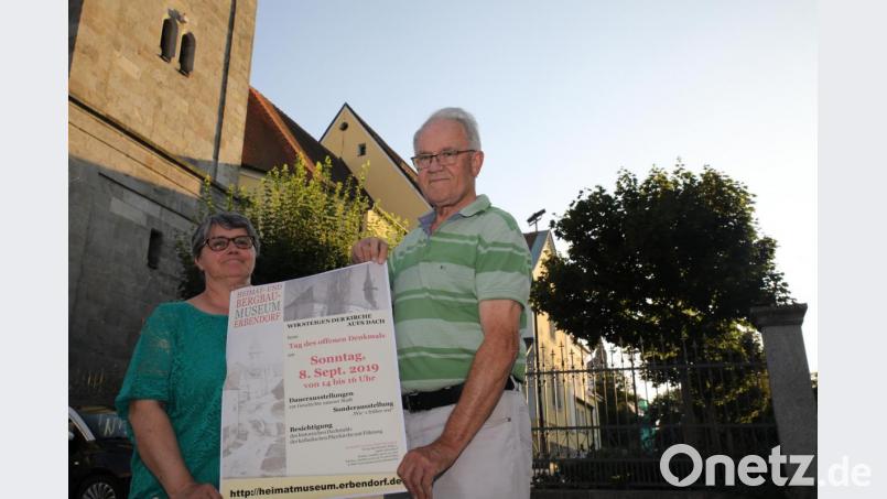 (von rechts) Museumsleiter Manfred Klöble und Mitarbeiterin Steffie Braun freuen sich schon auf den &quot;Tag des offenen Denkmals&quot;, wenn es auf das Dach der Kirche geht.. Bild: njn