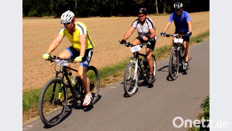 Wolfgang Pienz, Hans Heindl und Anton Luber (von links) sind drei von vielen Teilnehmern am 17. Pirker Kreisel. Bild: zer