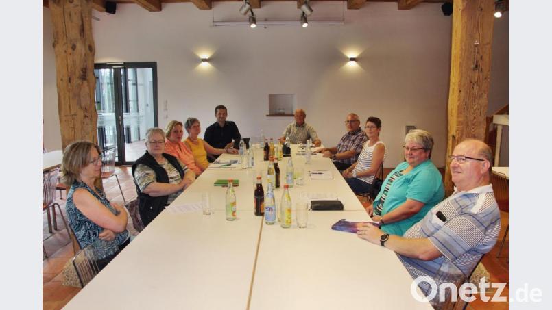 Die Gesprächsrunde um Seniorenbeauftragten Willfried Schmidt (Mitte). Bild: ds