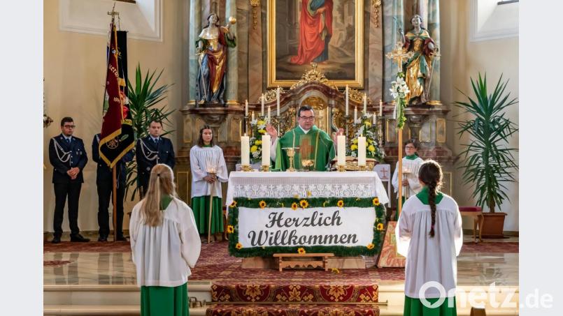 Am Sonntag feierte Pfarrer Konrad Amschl seinen ersten Gottesdienst in seiner neuen Pfarrei. Bild: wms
