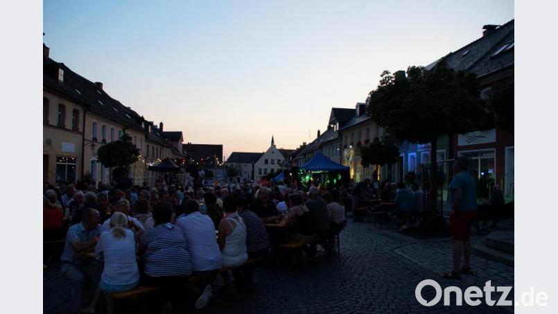 Immer besser angenommen: Der gesellige Vorabend vor dem Oldtimertreffen Bild: kaz