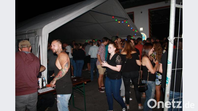 Party-Stimmung im Zelt und im Feuerwehrhaus gibt es beim Kirwa-Rumble der KLJB. Bild: edo