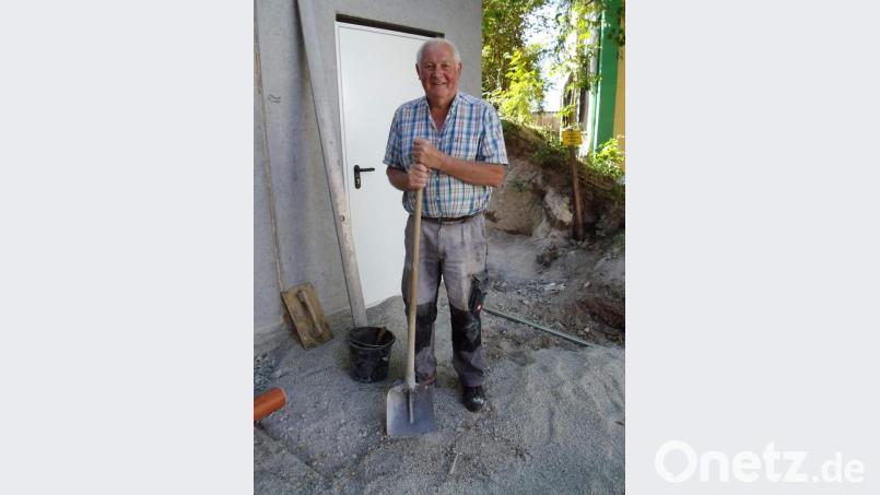 Dass Bühne und Tribüne rechtzeitig zu den Stückl-Festspielen fertig wurden, ist das Verdienst zahlreicher Helfer aus den Reihen des Festspielvereins, besonders das des Vorsitzenden Hans Drexler. Oder wie Regisseur Dieter Held sagt: „Der Einsatz von Hans Drexler war nicht nur unermüdlich. Er war fast unmenschlich.“ Bild: u