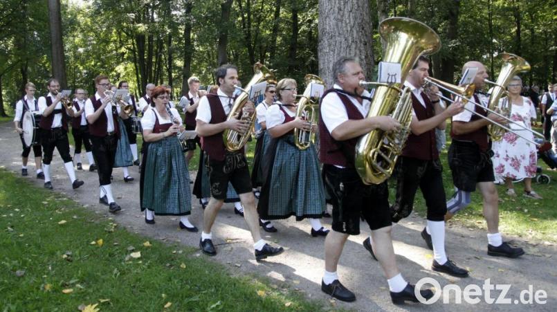 "Mit Spiel voran" lautete das Motto der Nittenau Blaskapelle. Bild: Hirsch