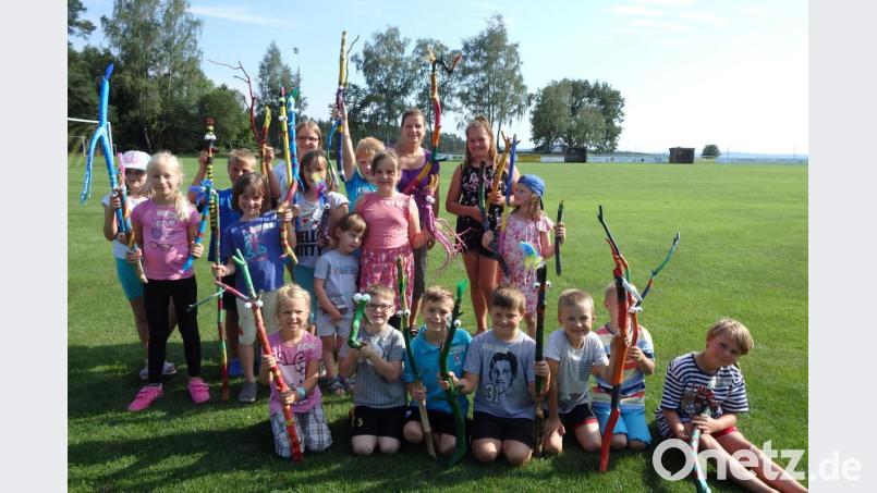 Rund 20 Kinder kamen zu einem kurzweiligen Nachmittag auf dem Sportplatzgelände in Weidenthal zusammen. Bild: exb