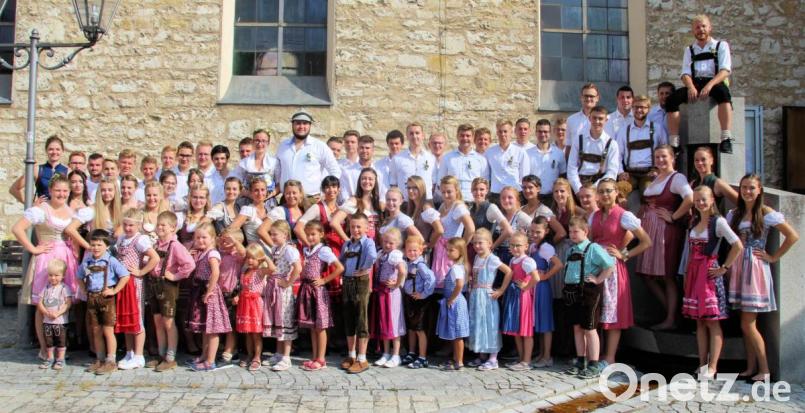 Ein herrliches Bild bot sich den Zuschauern mit 58 Jugendlichen und 20 Kindern. Bild: bjo