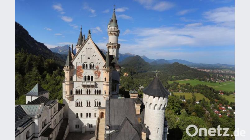 ARCHIV - 09.08.2018, Bayern, Schwangau: Blick auf das Schloss Neuschwanstein. Bild: Karl-Josef Hildenbrand/dpa