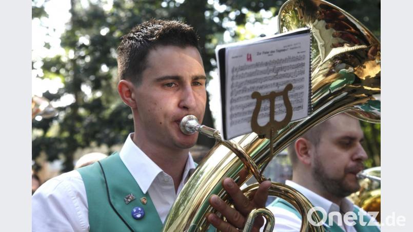 Die "Nabburger Jugendblaskapelle" ließ den Jungbläsermarsch erklingen. Bild: Hirsch
