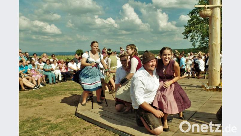 Fesche Boum und hübsche Moidla mit Spaß am Volkstanz. Bild: jml