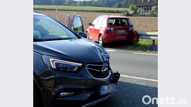 Die zwei am Unfall zwischen Hirschau und Kohlberg beteiligten Fahrzeuge. Bild: gf