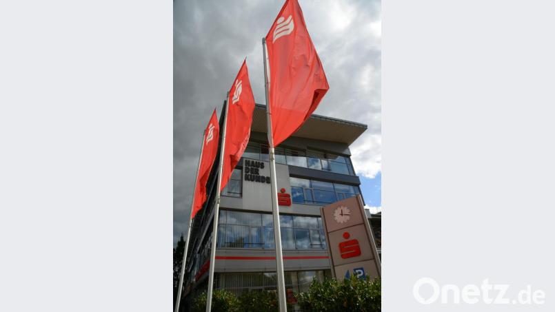 Die Zentrale Sparkasse Amberg-Sulzbach in Amberg. Bild: Petra Hartl