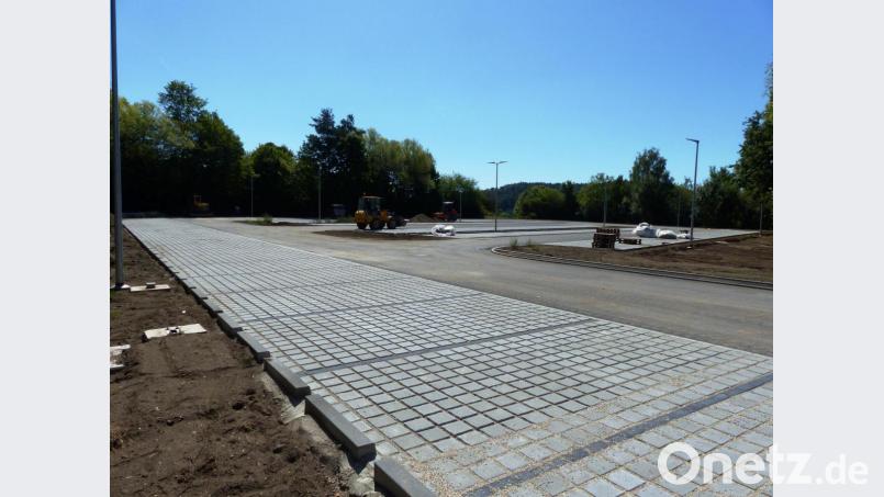 Der Parkplatz mit rund 140 Stellplätzen ist fertig und muss nur noch eingegrünt werden. Bild: jp