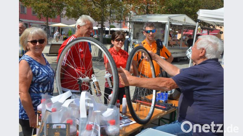 Der Händler mit Tipps für eine erfolgreiche Fahrradreparatur fand großes Interesse. Bild: jr