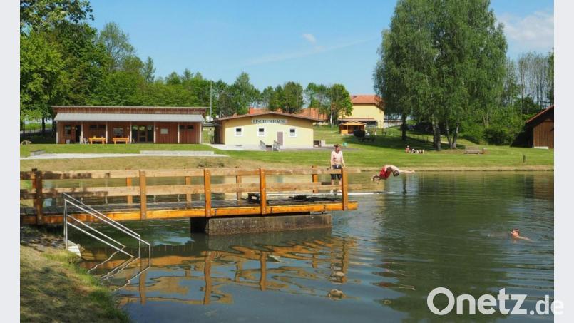 Am Atzmannsee sind einige Veränderungen im Gespräch. Der Marktrat will aber noch Alternativen als Standort für eine Badelandschaft prüfen. Archivbild: gz