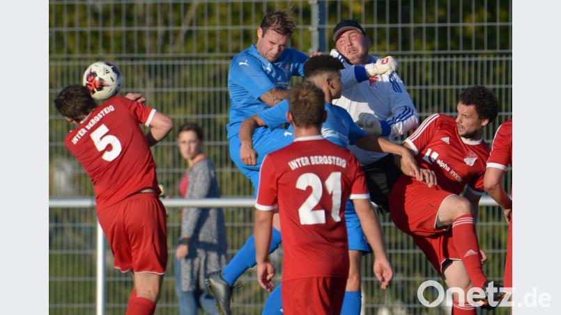 Gerangel im Inter-Strafraum, und irgendwie fliegt der Ball wieder aus dem Sechzehner. Bild: ref