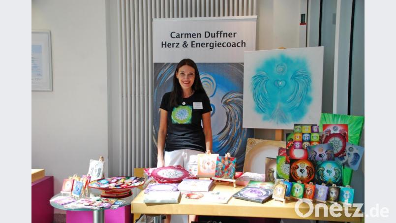 Carmen Duffner stellte ihre Energiebilder vor. Bild: enz