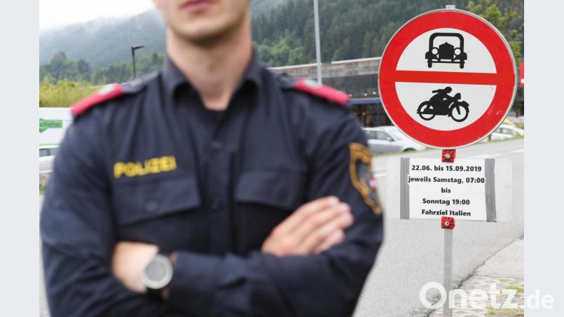 Die regionalen Fahrverbote in Tirol sollen auch im Winter gelten. Bild: Angelika Warmuth/dpa