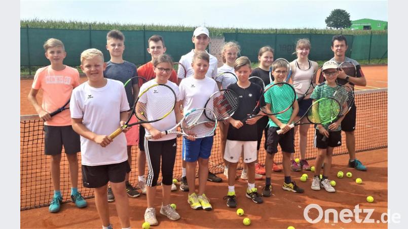 Viel Neues gelernt haben spielerfahrene Kinder und Jugendliche bei einem Tennis-Camp. Bild: exb