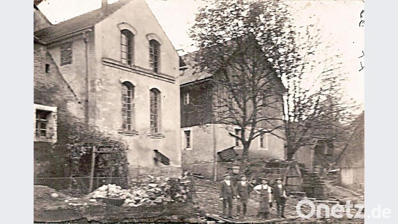 Beim Heberbräu hielten sich die Kirchenthumbacher ebenfalls gerne auf, um das Bier zu kosten. Bild: ü