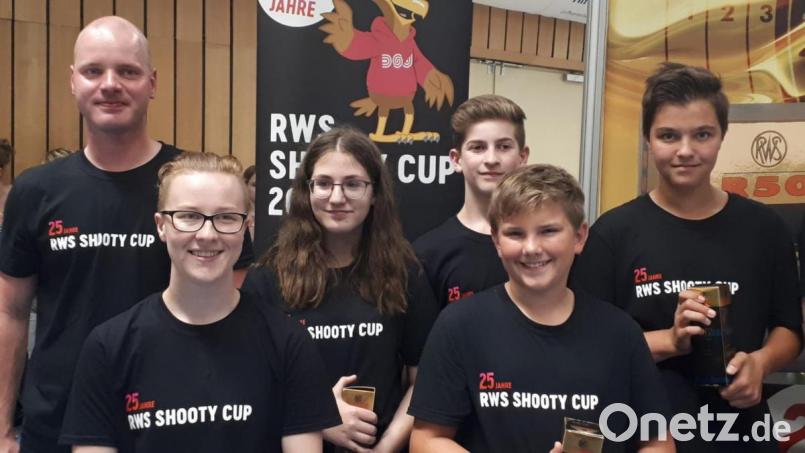 Die Shooty Cup - Teilnehmer des Oberpfälzer Schützenbundes (von links): Patrick Meyer, Sabrina Hößl, Lena Roidl, Fabian Plannerer, Jonas Hüttner und Hannes Reger. Bild: rwo