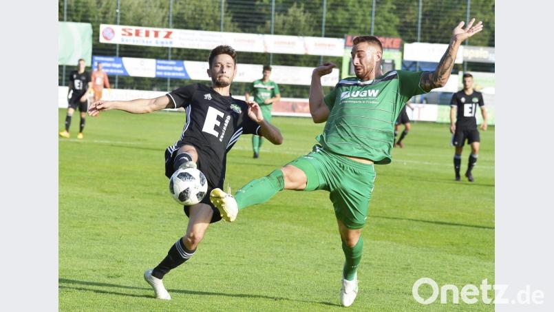 Dominik Richter (links) ist nicht mehr im Kader der DJK Ammerthal. Bild: Ziegler