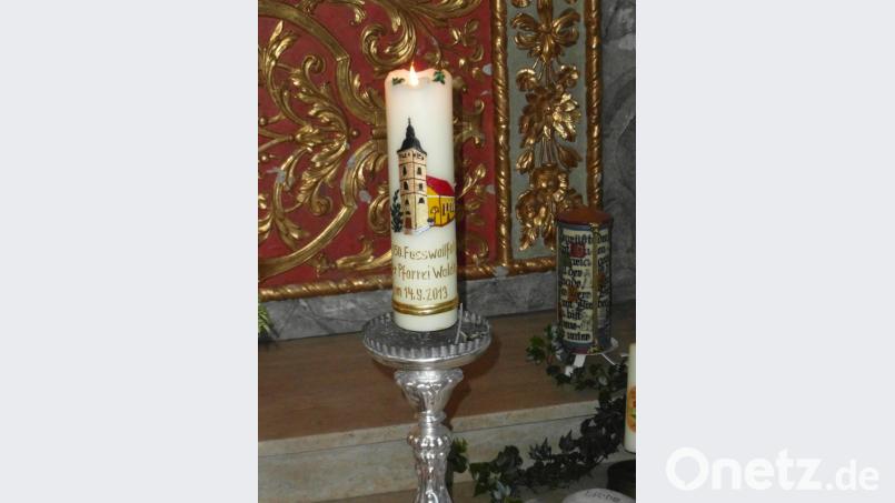 Die Kerze, die die Pfarrei Waldeck zur 150. Wallfahrt für die Wallfahrtskirche gestiftet hat. Bild: hl
