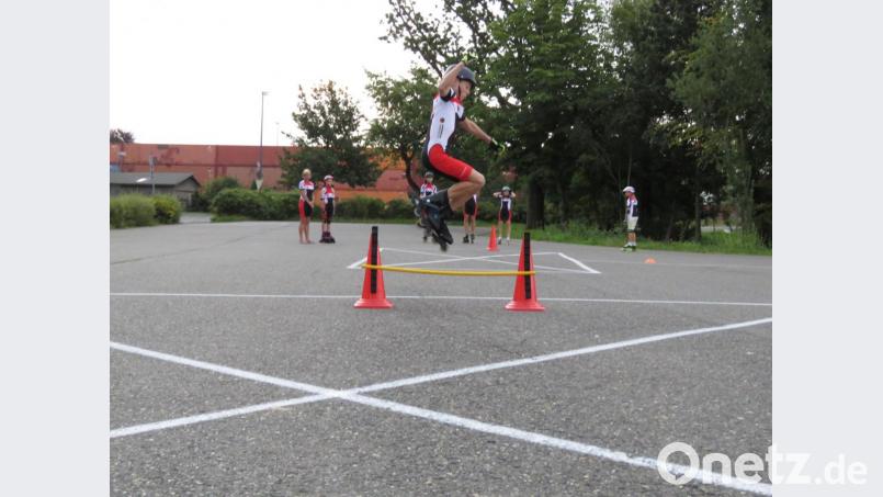 Gewagter Sprung aus dem Stand. Bild: ubb