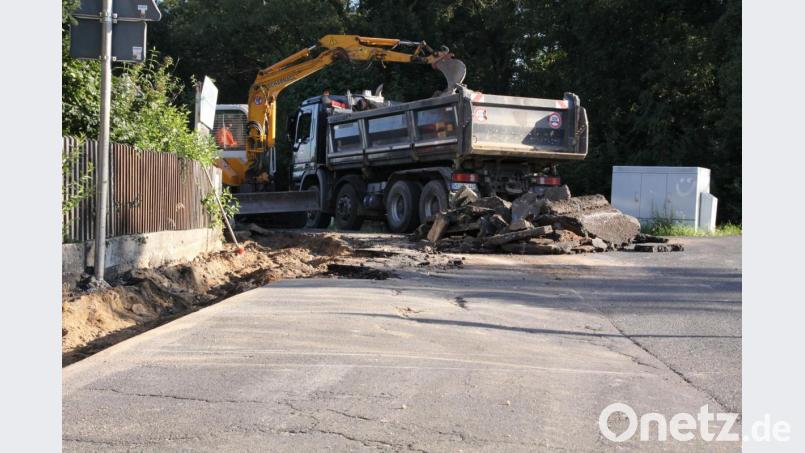Die ramponierten Straßen werden erneuert. So lange ruht der Verkehr. Bild: Zaruba, Stefan