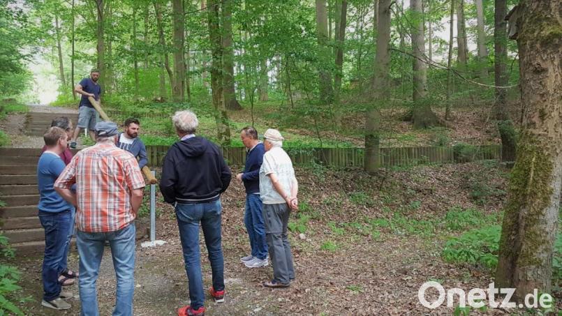 Das Vorauskommando der Neustädter SPD bei der ersten Ortsbegehung. Bild: exb