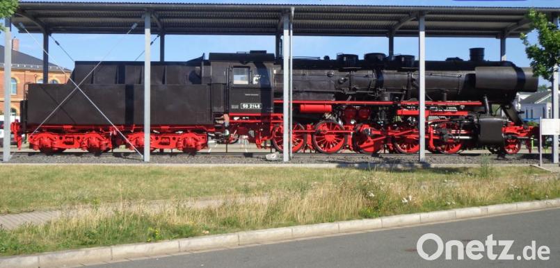 Die Dampflokomotive der Baureihe 50 steht Zur Centralwerkstätte 8a in Weiden und kann zwischen 10 und 15 Uhr besichtigt werden. Bild: exb